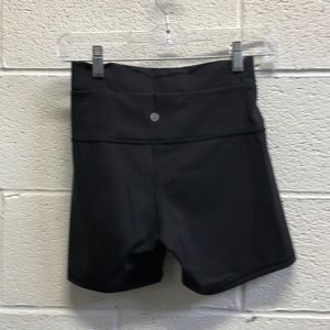 lululemon athletica Shorts - Lululemon black hi waist shorts sz 6 62421 lululemon athletica Shorts - Lululemon black hi waist shorts sz 6 62421